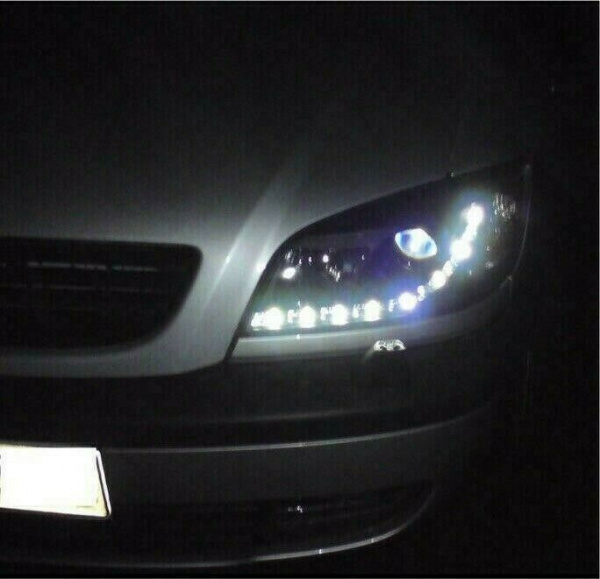 LED Tagfahrlicht Design Scheinwerfer für Opel Zafira A 99-06 schwarz